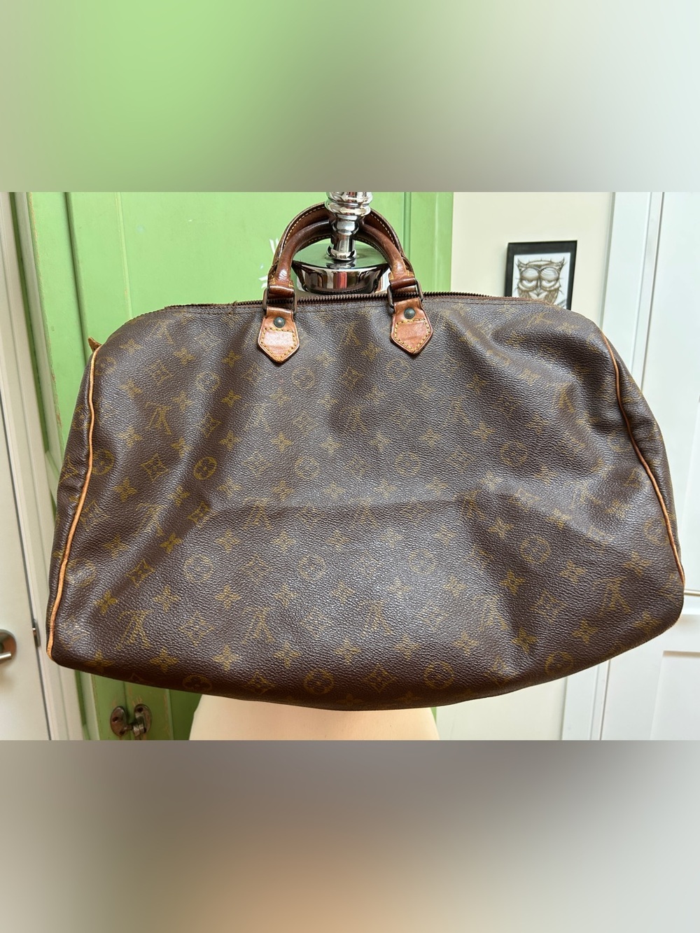 Louis Vuitton Speedy 40 Entropy Certificate of Authenticity included.